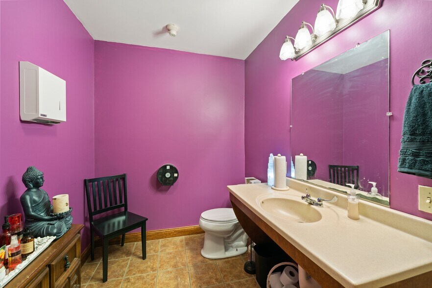 More Photos Of 35 East Ave, Burrillville Freestanding For Lease