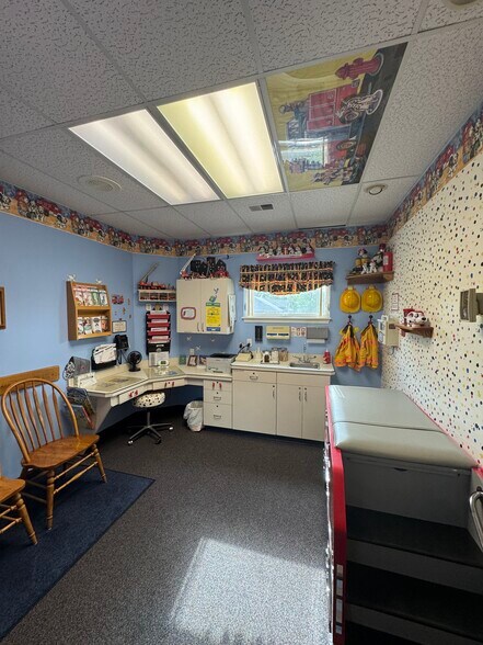 More Photos Of 71 Mack Walters Rd, Shelbyville Medical For Lease