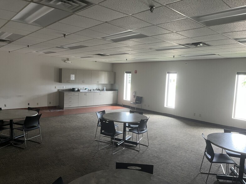 More Photos Of 1256 Trapp Rd, Eagan Research And Development For Sale