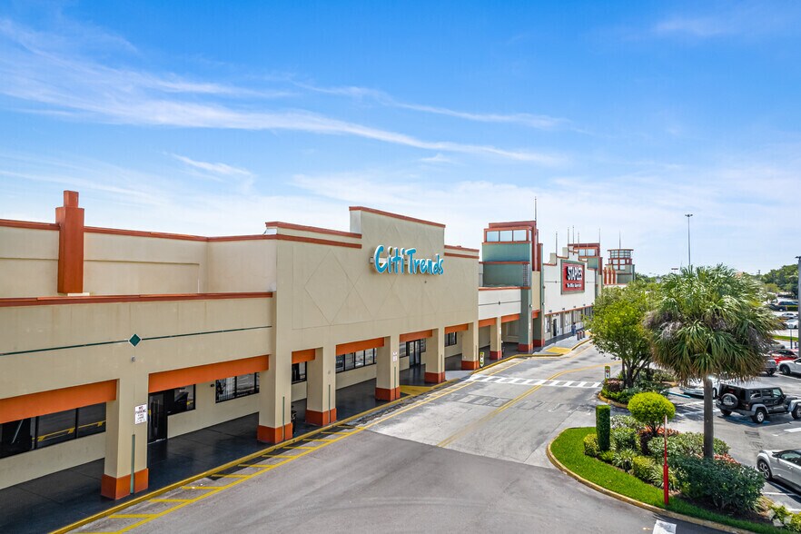 More Photos Of 7388-7562 W Commercial Blvd, Lauderhill General Retail For Lease