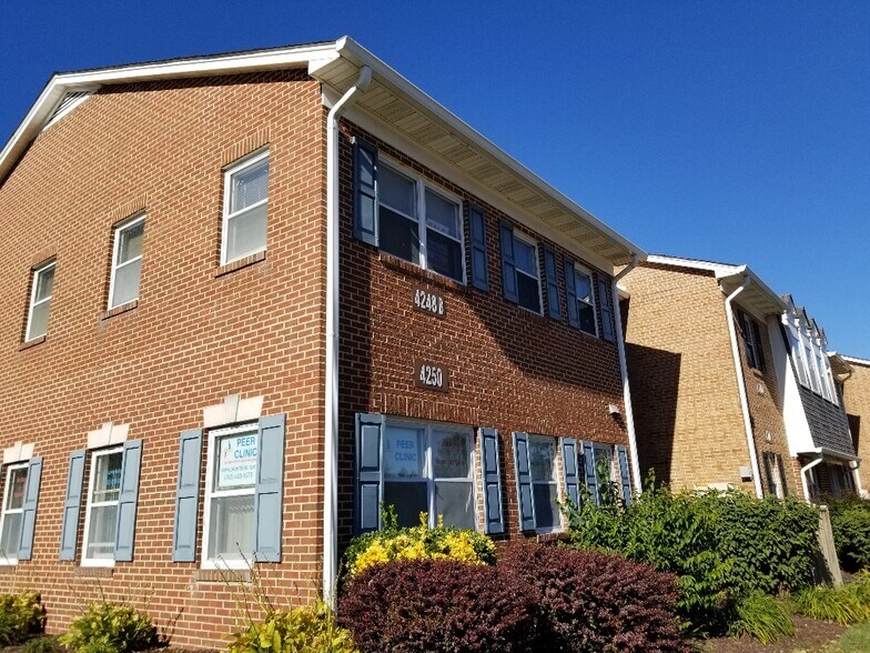More Photos Of 4248-4250 Chain Bridge Rd, Fairfax Medical For Lease