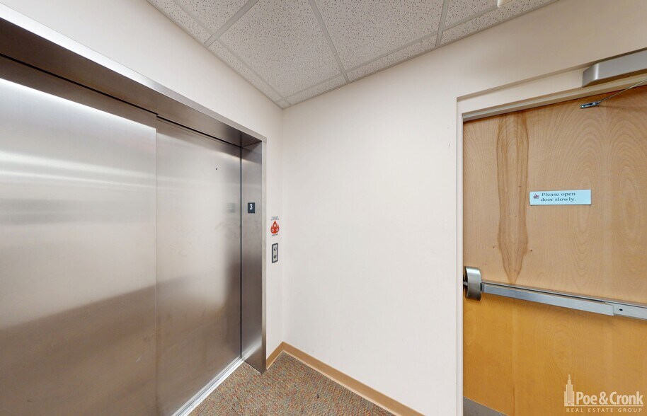 More Photos Of 825 Davis St, Blacksburg Medical For Lease