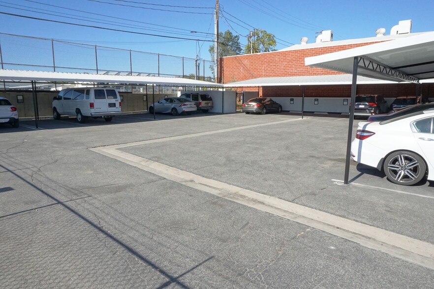 More Photos Of 639 S Glenwood Pl, Burbank Office For Lease