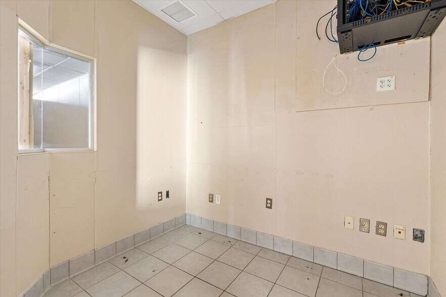 More Photos Of 440-500 W Gulf Atlantic Hwy, Wildwood Unknown For Lease