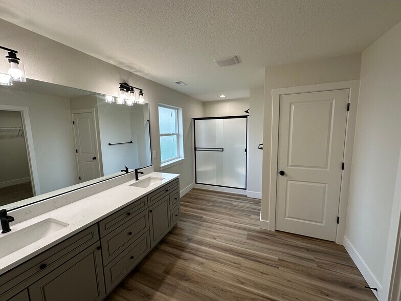 More Photos Of , Kelso Multifamily For Sale