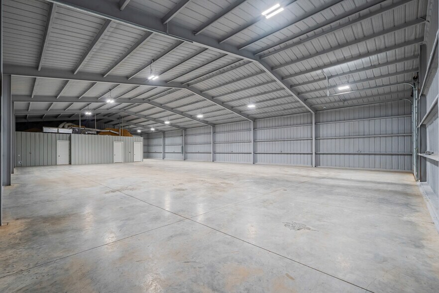 More Photos Of 8922 County Road 6820, Lubbock Warehouse For Lease