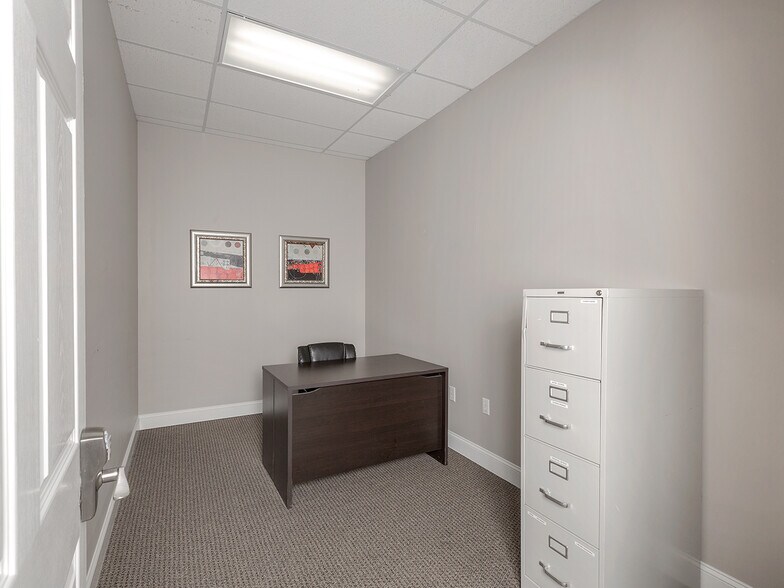 More Photos Of 8052 Mall Pky, Lithonia Medical For Lease