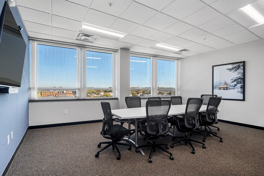 More Photos Of 500 Cummings Ctr, Beverly Office For Sale