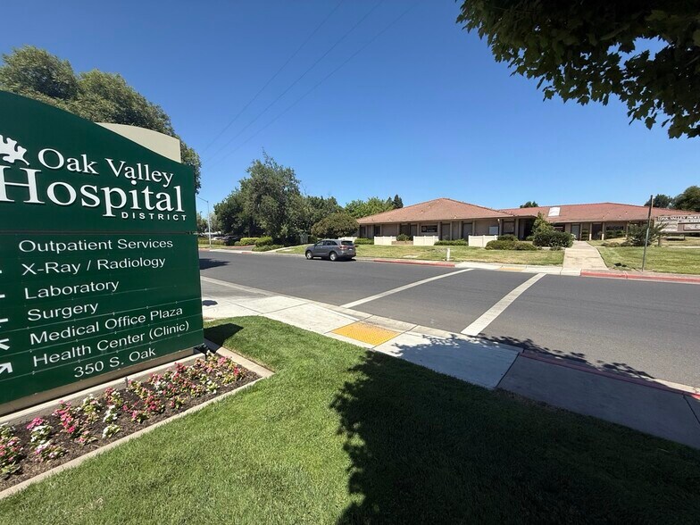 More Photos Of 1390 W H St, Oakdale General Retail For Lease