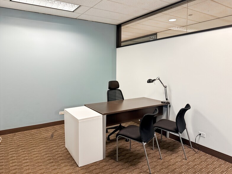 More Photos Of 203 N LaSalle St, Chicago Coworking Space