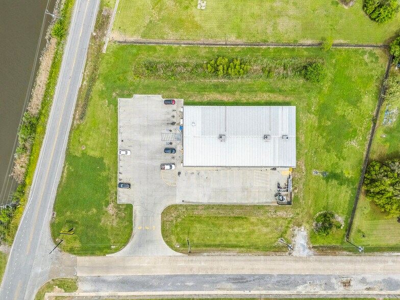 More Photos Of 1051 Highway 55, Montegut Freestanding For Sale