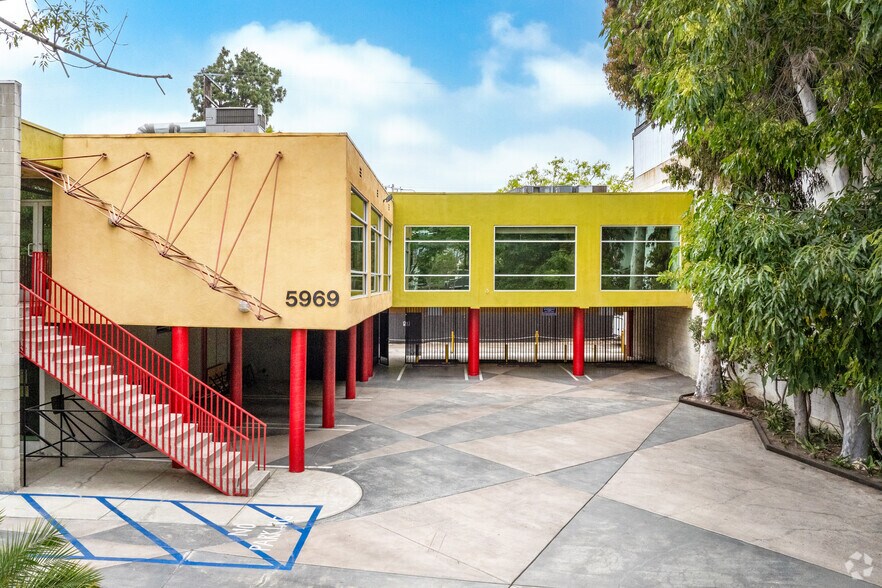 More Photos Of 5969 Washington Blvd, Culver City Office For Sale