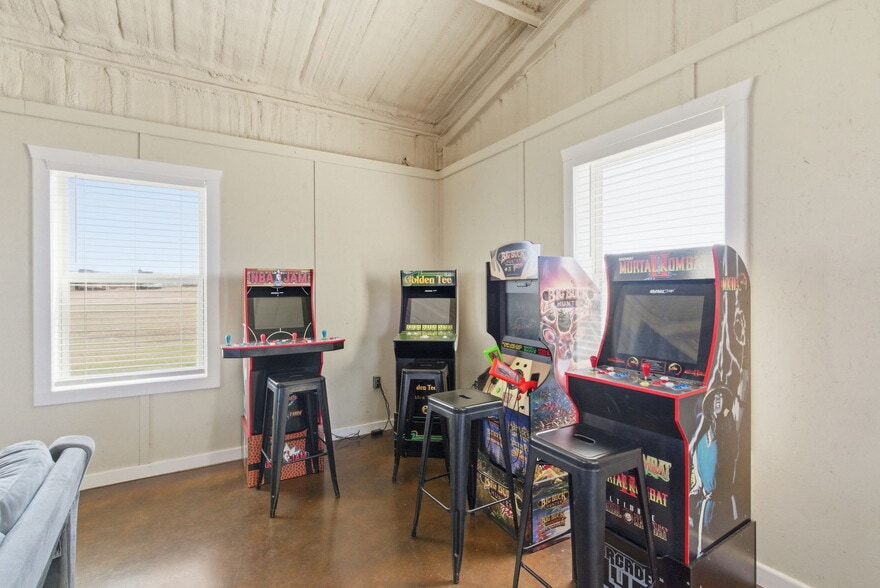 More Photos Of 351 My Ln, Millsap Trailer Camper Park For Sale