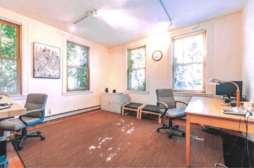 More Photos Of 190 Hanover St, Lebanon Medical For Lease