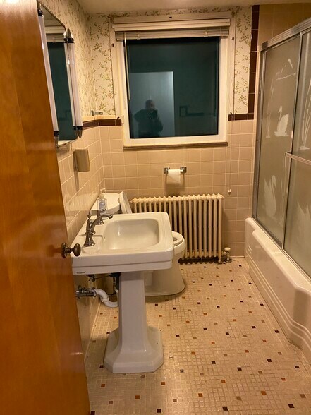 More Photos Of 1720 Valley View Rd, Hermitage Office For Sale