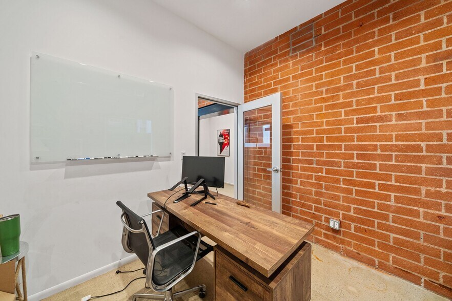 More Photos Of 11333 Iowa Ave, Los Angeles Loft Creative Space For Sale