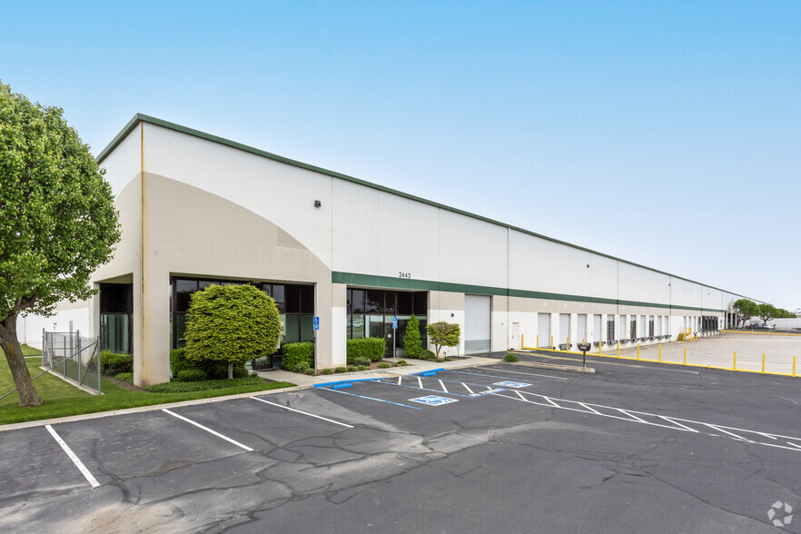 Primary Photo Of 3311-3443 E Central Ave, Fresno Distribution For Lease