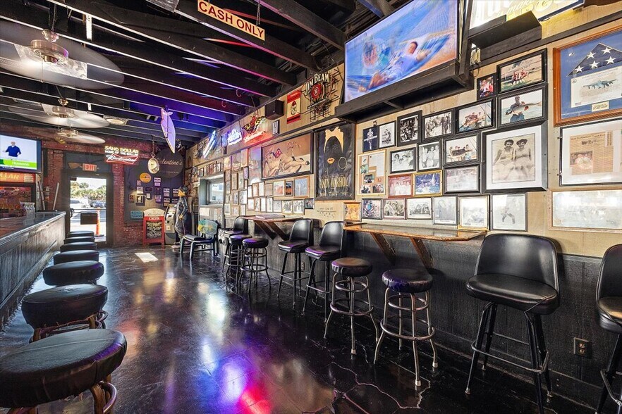 More Photos Of 7 Center st, Folly Beach General Retail For Sale