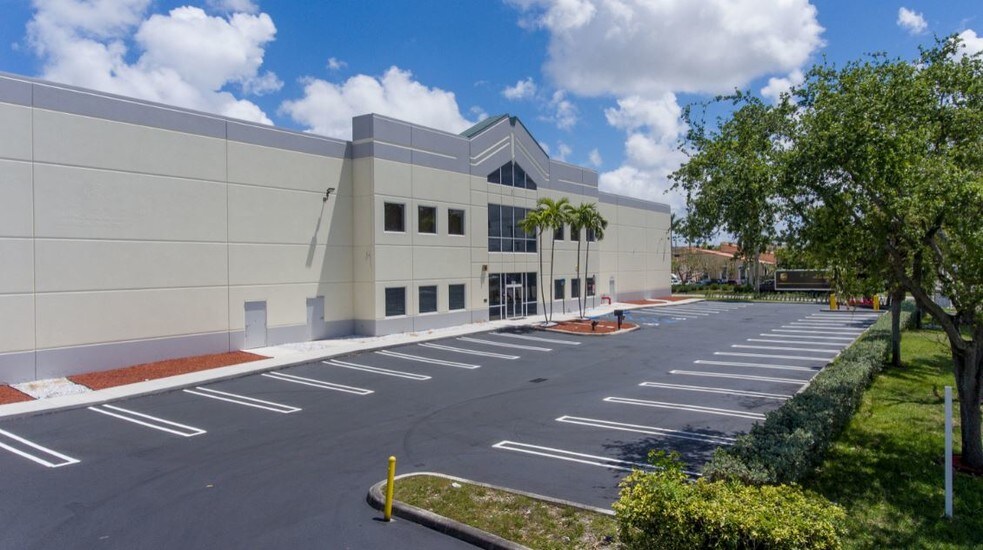 More Photos Of 2701 NW 107th Ave, Miami Refrigeration Cold Storage For Lease