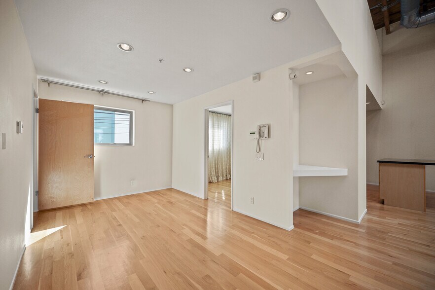 More Photos Of 1514 Abbot Kinney Blvd, Los Angeles Loft Creative Space For Lease