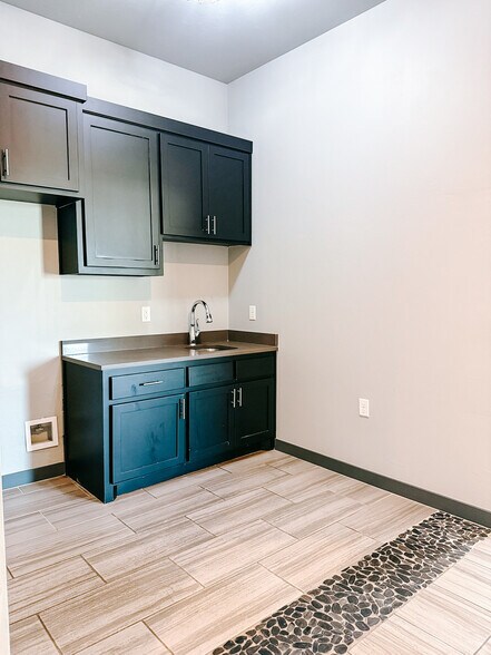 More Photos Of 8900 NW Silver Hill Dr, Oklahoma City Office For Lease