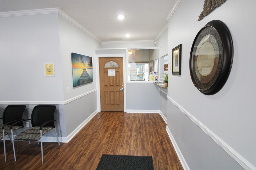 More Photos Of 4131 University Blvd S, Jacksonville Medical For Sale