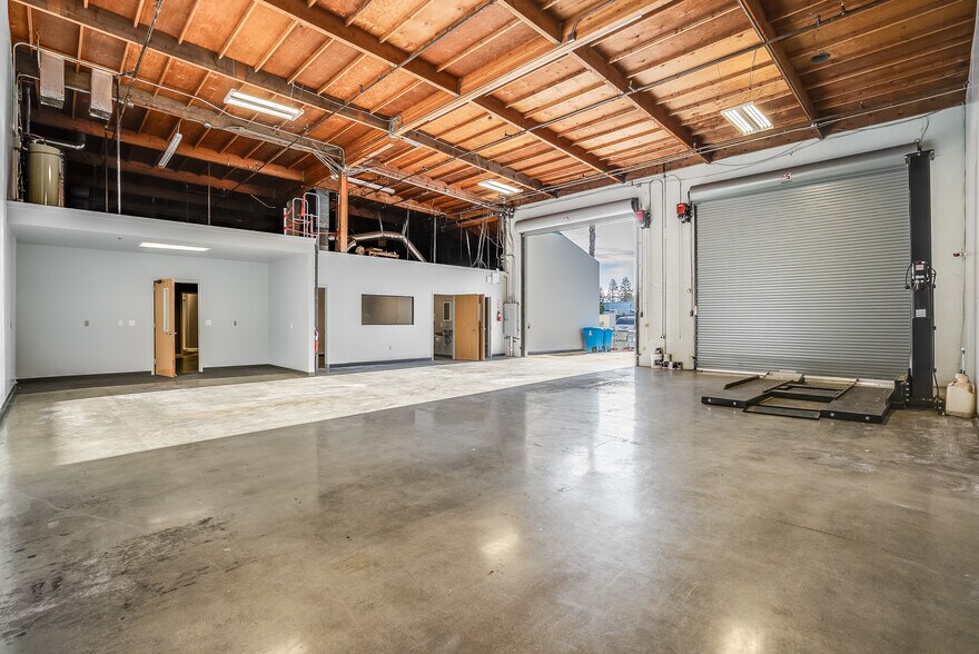 More Photos Of 1300 Industrial Rd, San Carlos Research And Development For Lease