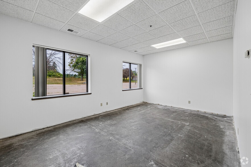 More Photos Of 343 E 82nd St, Chaska Warehouse For Sale