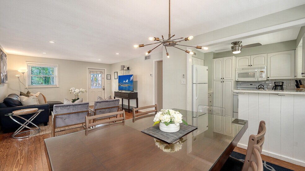More Photos Of 5610 AVENIDA DEL MARE, Sarasota Specialty For Sale