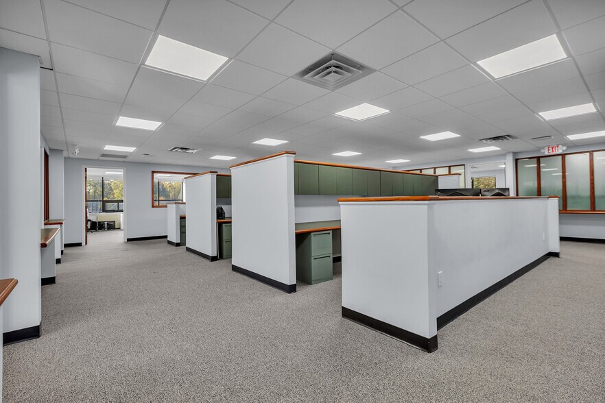 More Photos Of 1 Stone Pl, Bronxville Office For Lease
