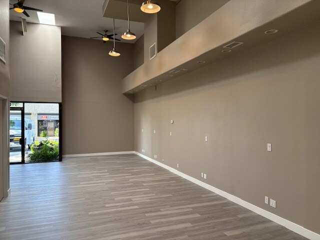 More Photos Of 1240 N Jefferson St, Anaheim Warehouse For Sale