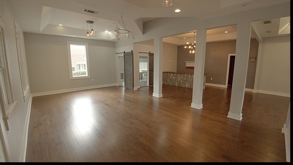 More Photos Of 5603 Main St, Flowery Branch Restaurant For Lease