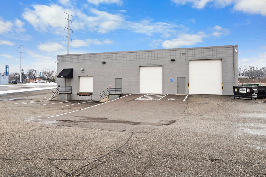 More Photos Of 396-400 E American Blvd, Bloomington Manufacturing For Sale