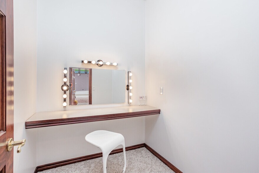 More Photos Of 311-321 Center Ave, Bay City Apartments For Sale