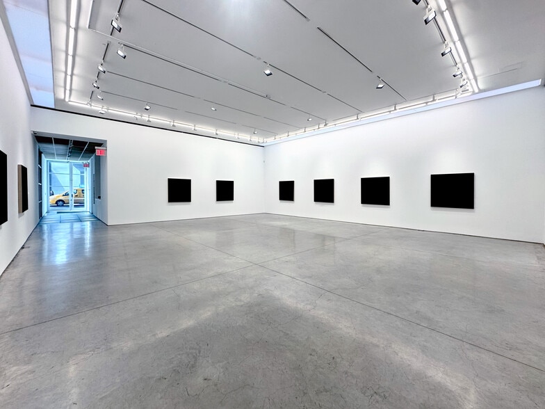 More Photos Of 507 W 24th St, New York Freestanding For Lease
