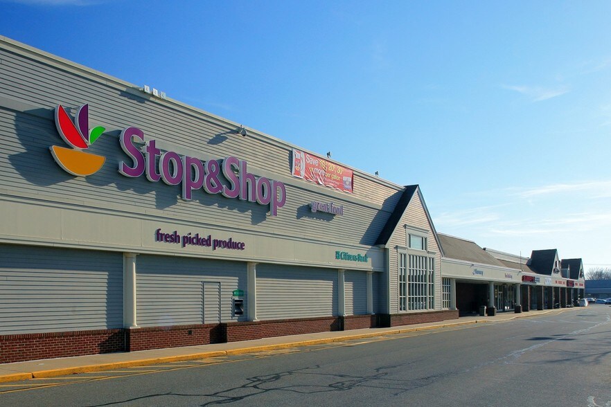 More Photos Of 221 Huttleston Ave, Fairhaven Unknown For Lease