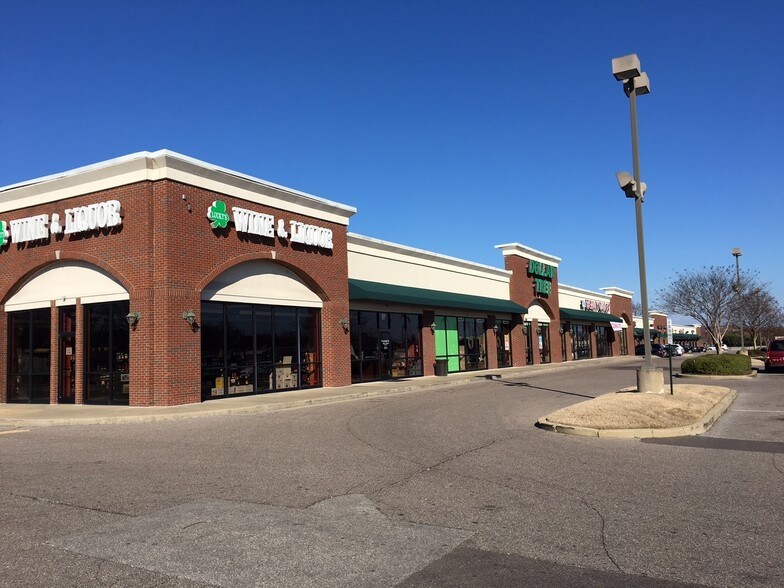 More Photos Of 7037-7169 Hacks Cross Rd, Olive Branch Storefront For Lease