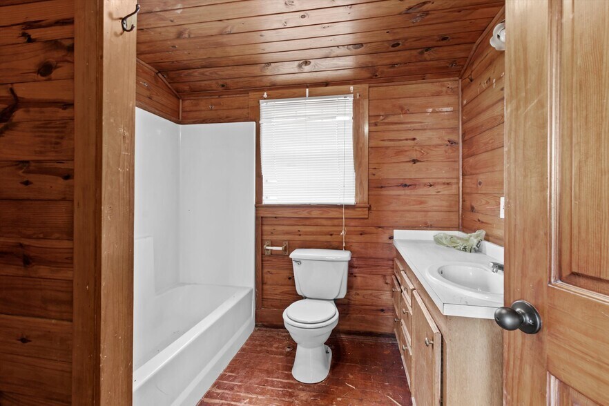 More Photos Of 1000 Rohde Rd, Kyle Service For Lease