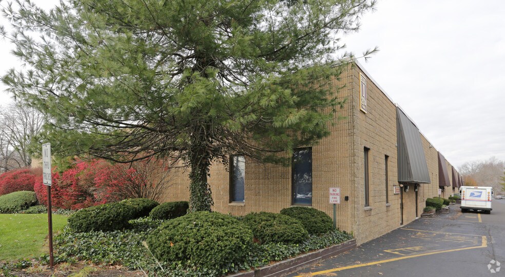 More Photos Of 2014 Ford Rd, Bristol Light Distribution For Lease