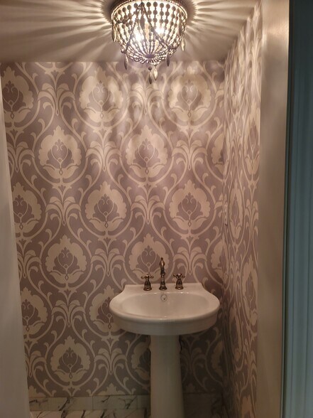 More Photos Of 457 Healdsburg Ave, Healdsburg Freestanding For Lease