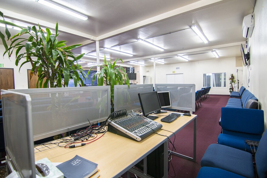 More Photos Of 21529 Menlo Ave, Torrance Light Manufacturing For Sale