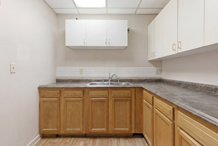 More Photos Of 1910 Virginia Ave, Connersville Healthcare For Sale