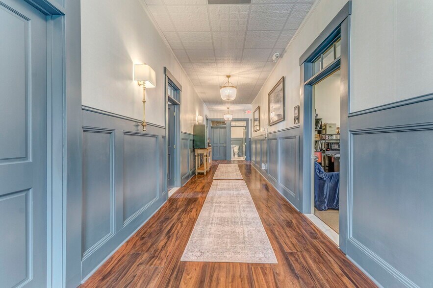 More Photos Of 35 N Main St, Jasper Loft Creative Space For Lease