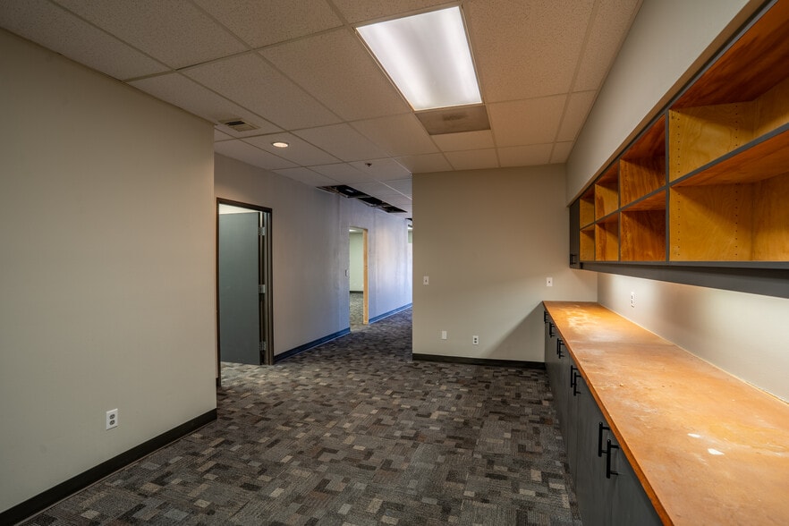 More Photos Of 3403 W 7th Ave, Eugene Manufacturing For Lease