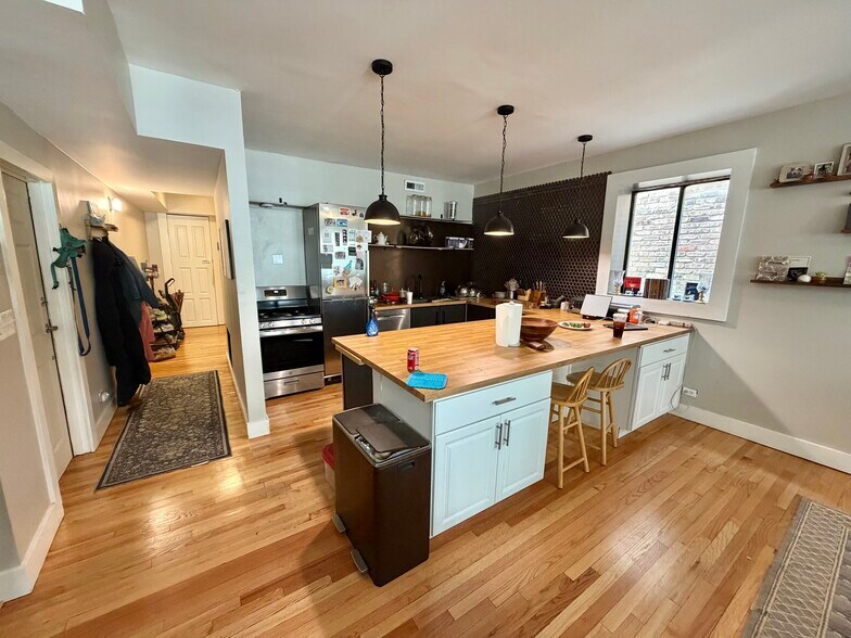 More Photos Of 3211-3215 N Sheffield Ave, Chicago Apartments For Sale