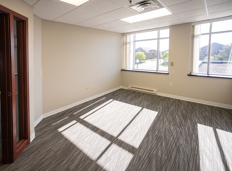 More Photos Of 19105 W Capitol Dr, Brookfield Medical For Lease
