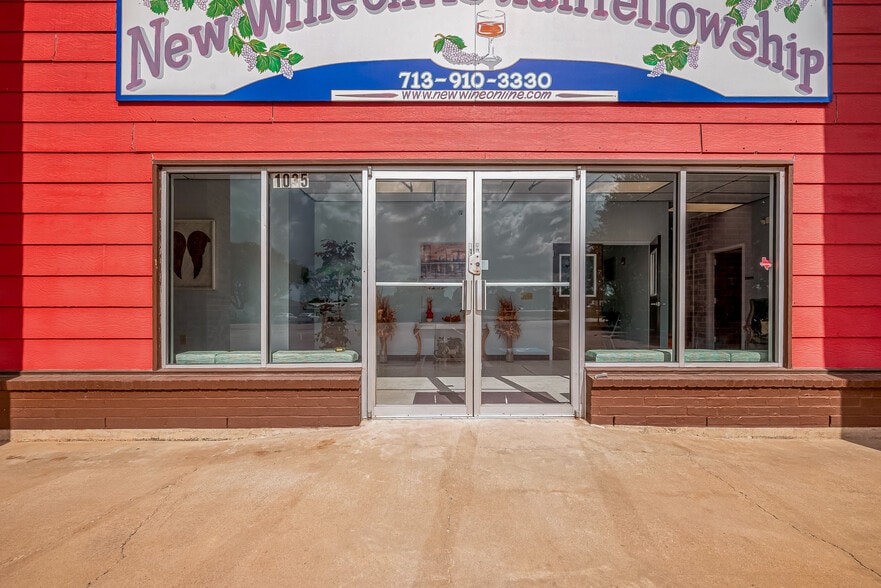 More Photos Of 1035 Fairmont Pky, Pasadena Religious Facility For Sale