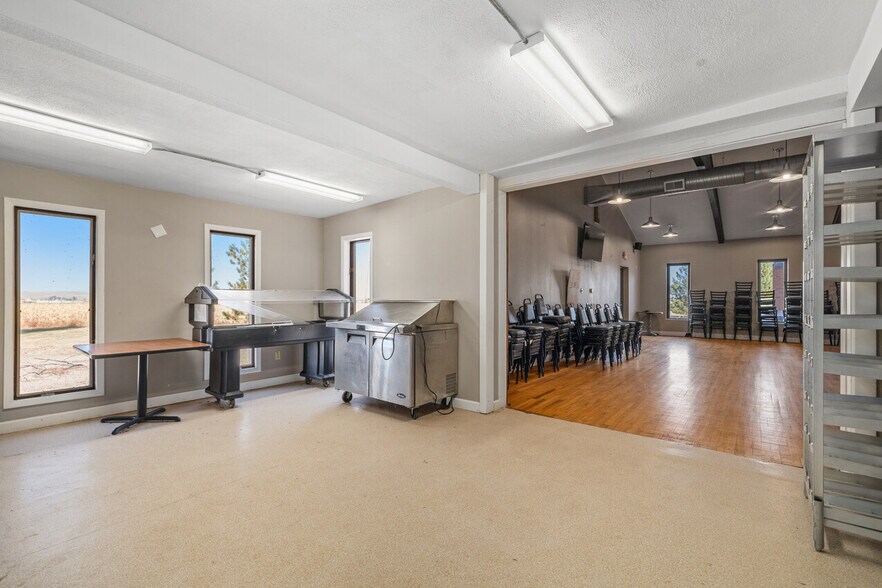 More Photos Of 4552 Gilliland Dr, Kimball Restaurant For Sale