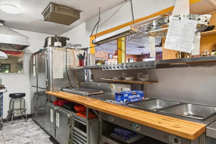 More Photos Of 50316 Columbia River Hwy, Scappoose Restaurant For Sale