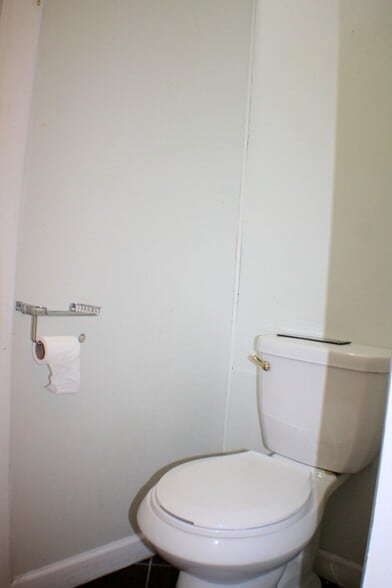 More Photos Of 3907 Canal St, Houston Bar For Lease